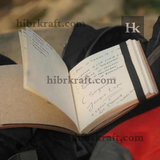 Agenda kulit asli