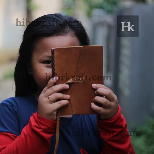 Agenda kulit souvenir perusahaan
