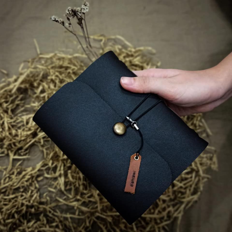 Hibrkraft User Generated Content Black Leather Notebook