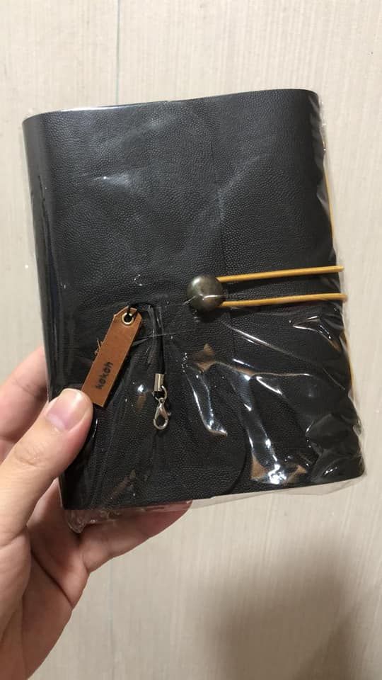 Hibrkraft User Generated Content Black Notebook Hand 1