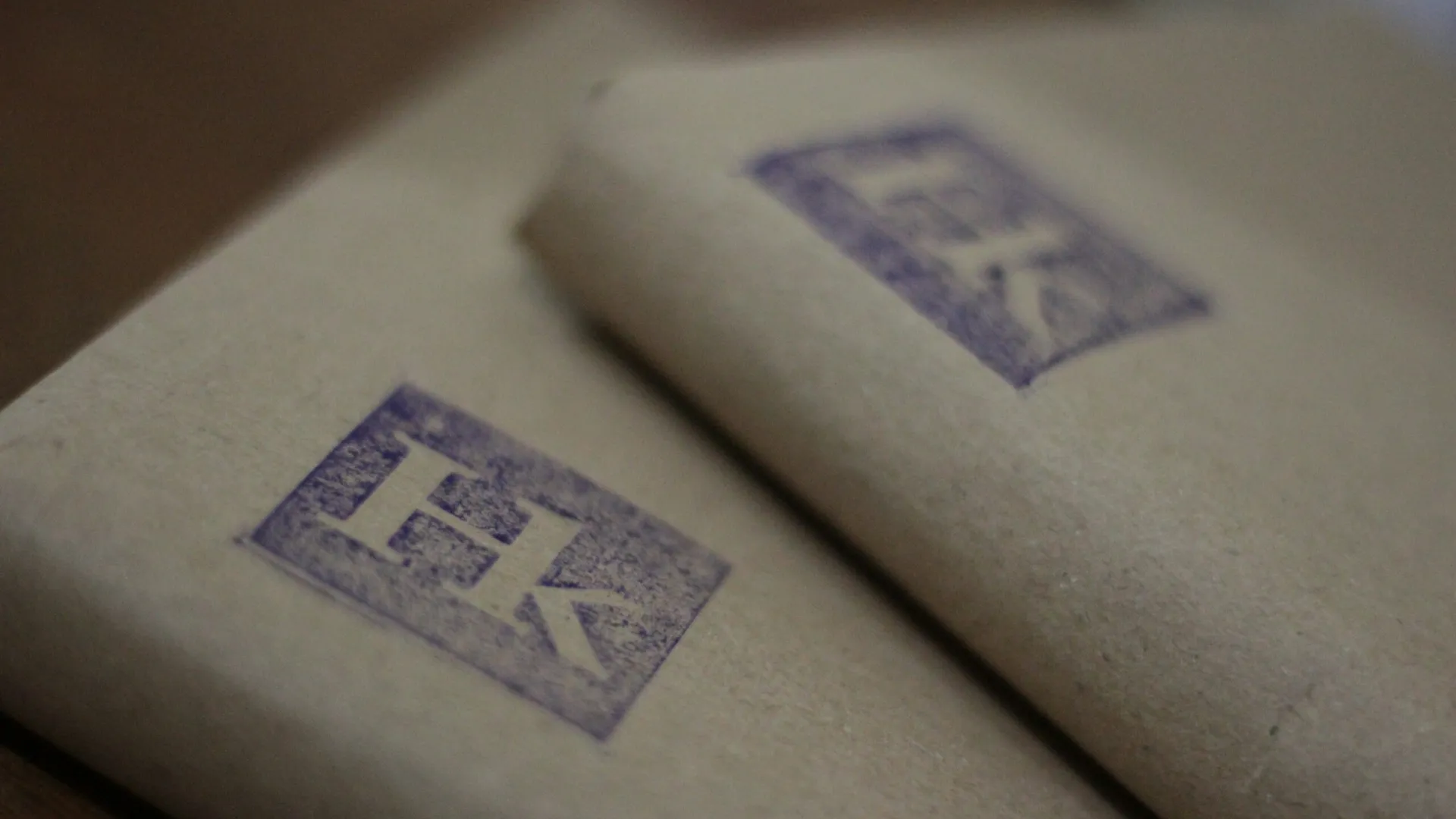 Hibrkraft Envelope Packing