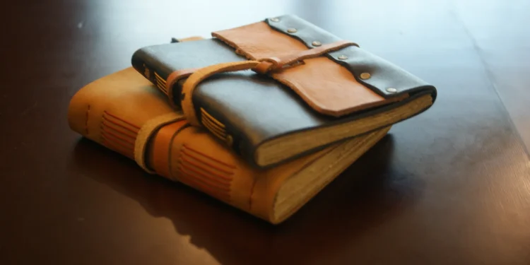 Merchandise Agenda Kulit