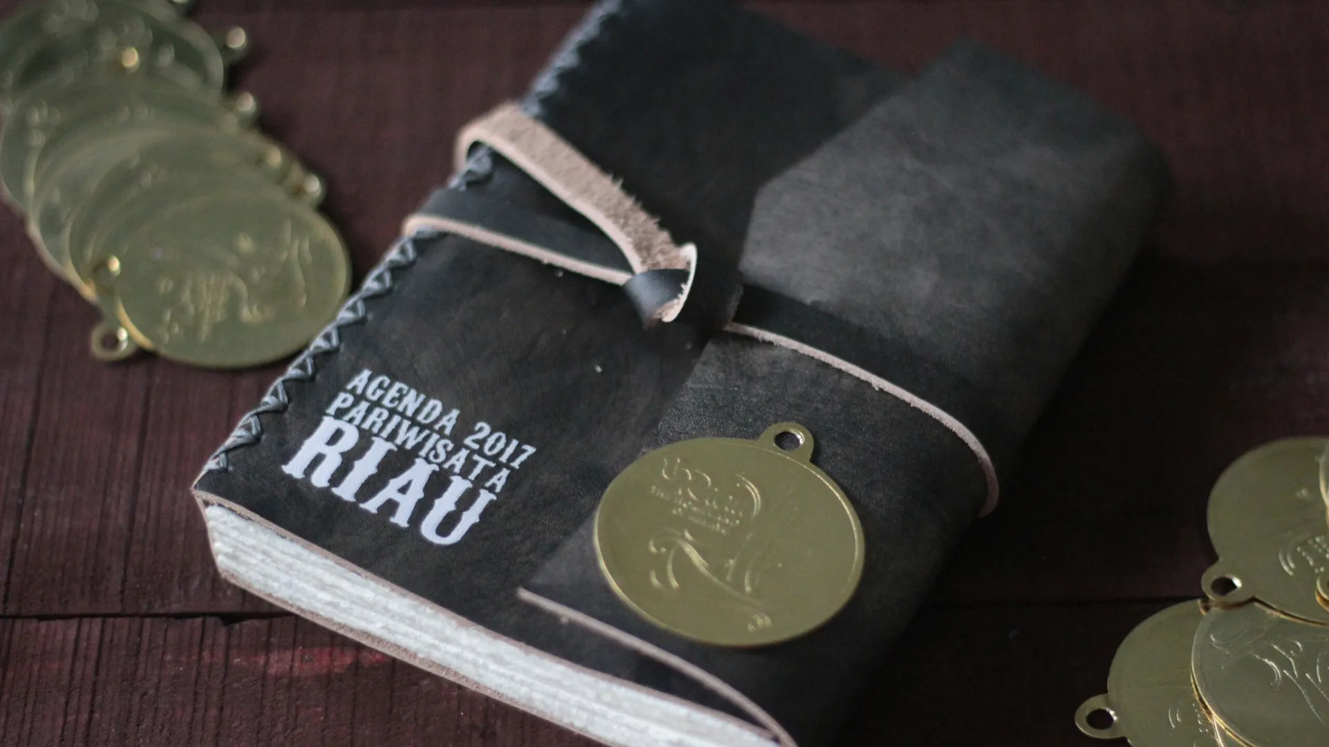 Vegtan Leather Buku