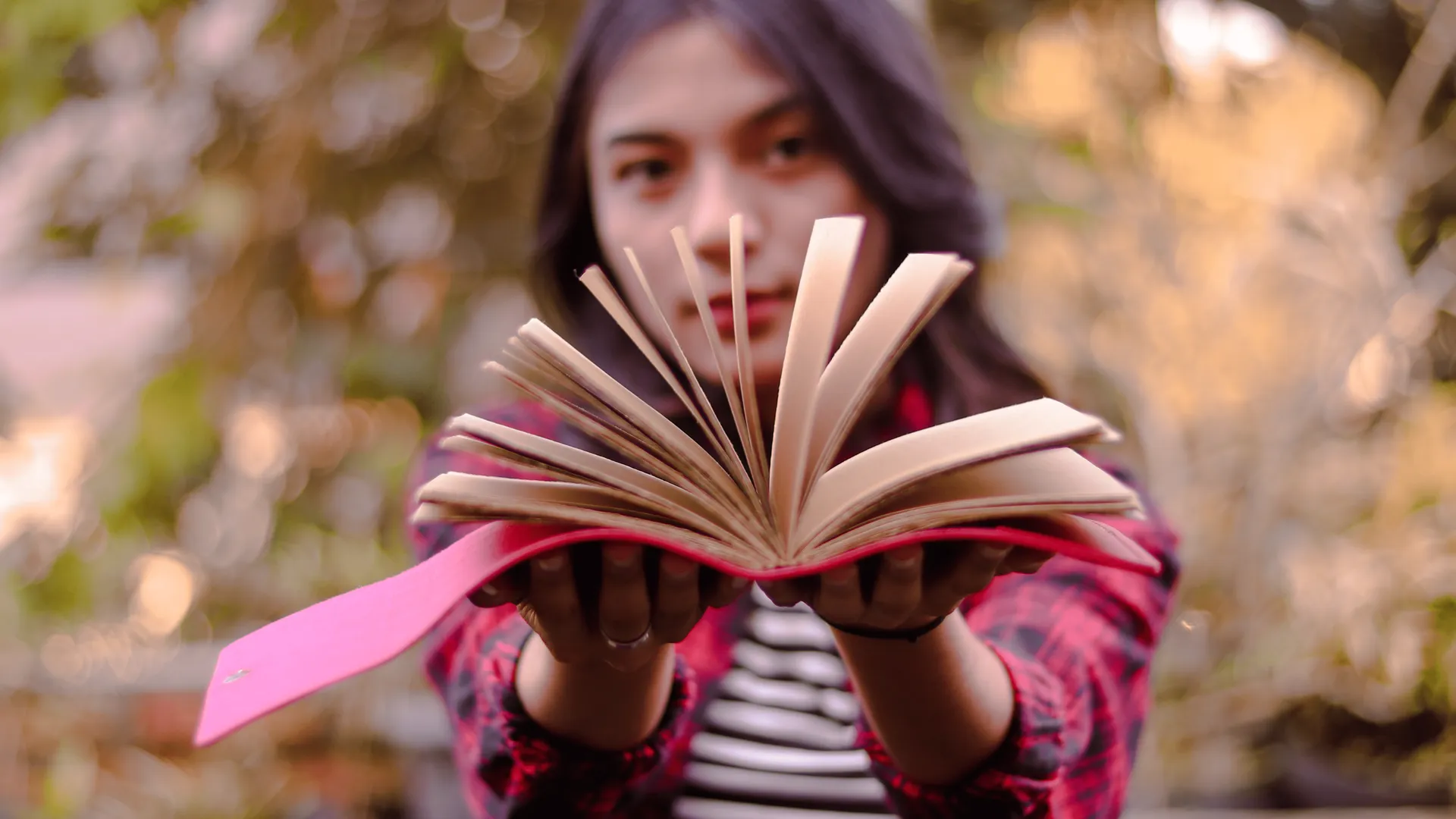 Perempuan Dan Agenda Kulit Merah