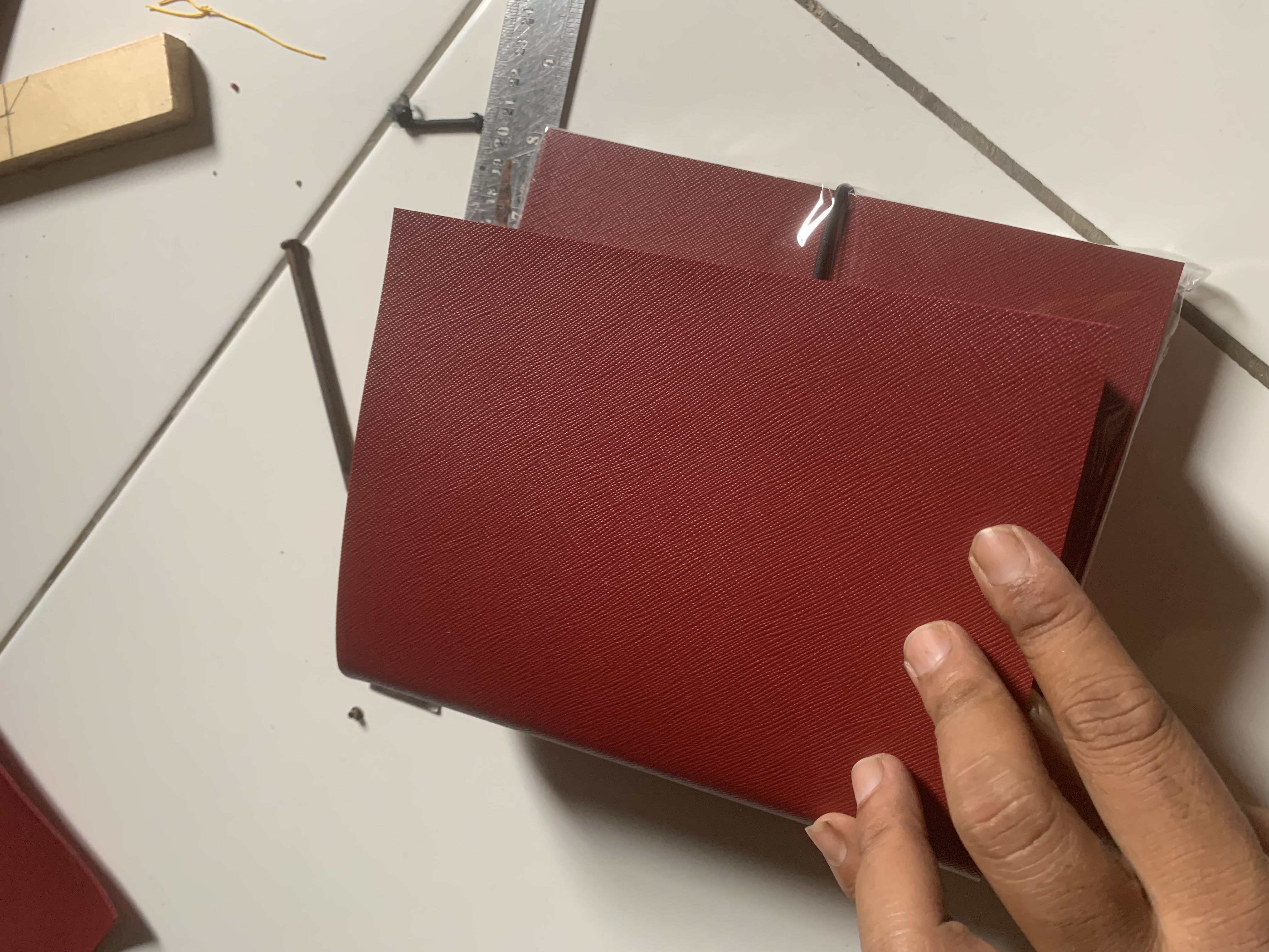 Hasil Akhir Ganti Cover Alkitab PU Leather Merah
