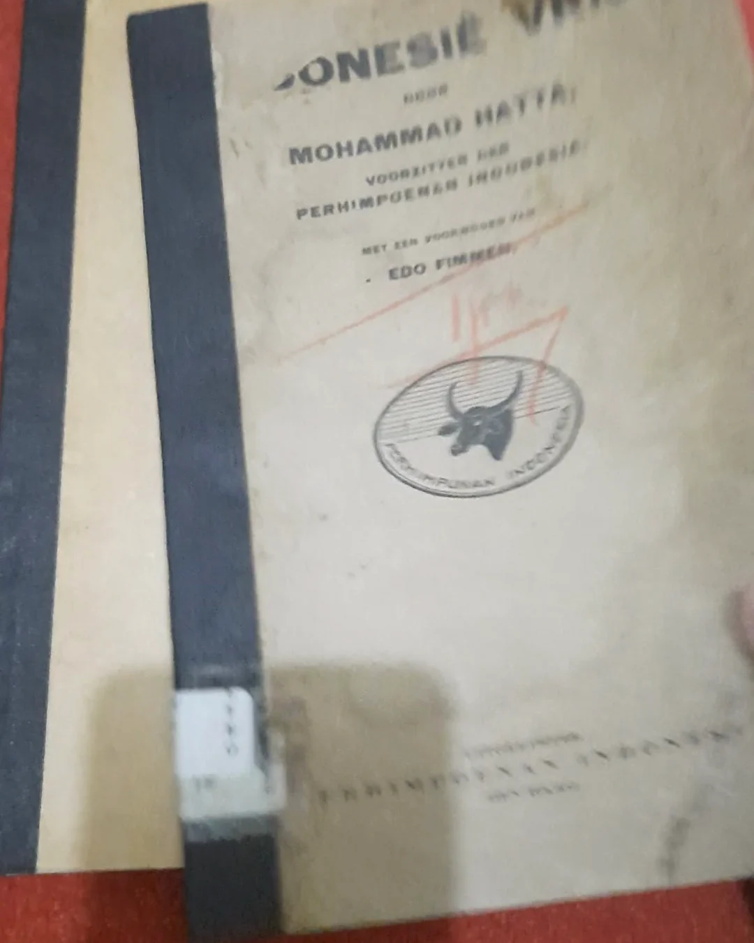 Halaman judul Indonesie Vrij karya Mohammad Hatta dengan label koleksi