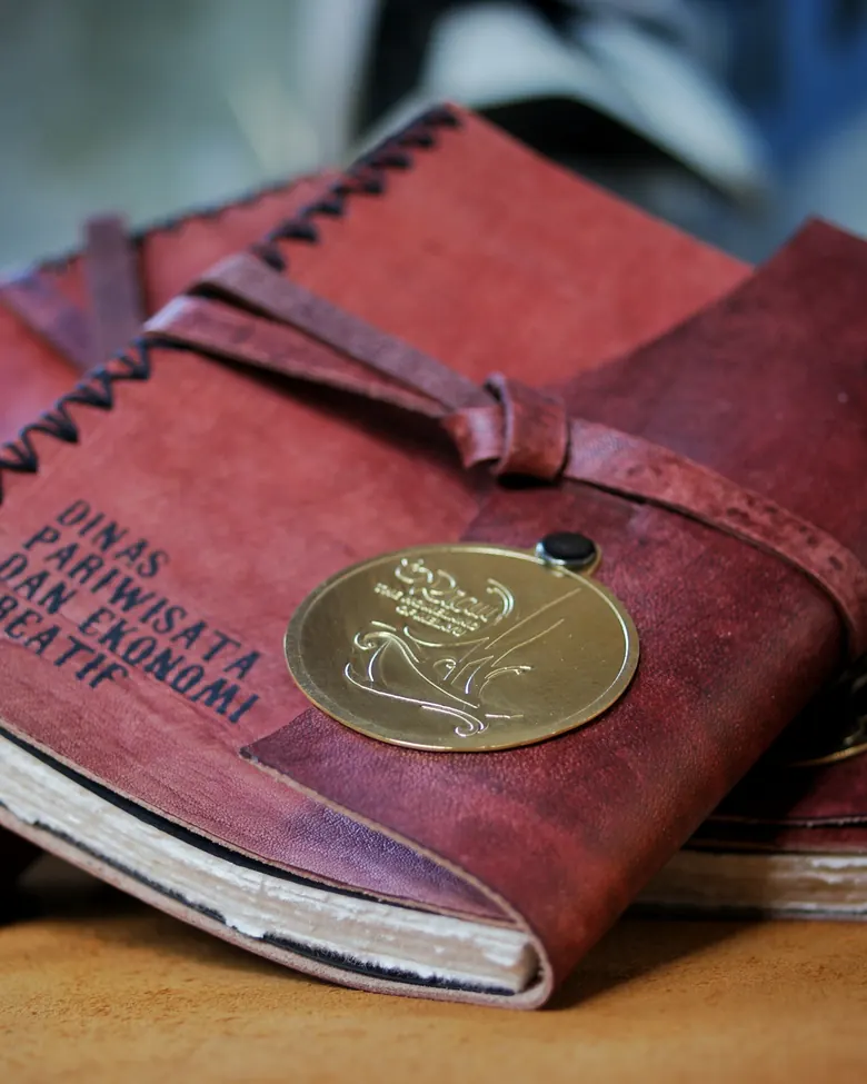 Leather journals with Dinas Pariwisata branding for the 2017 planner