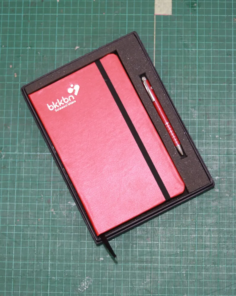Pena stylus merah berlogo BKKBN
