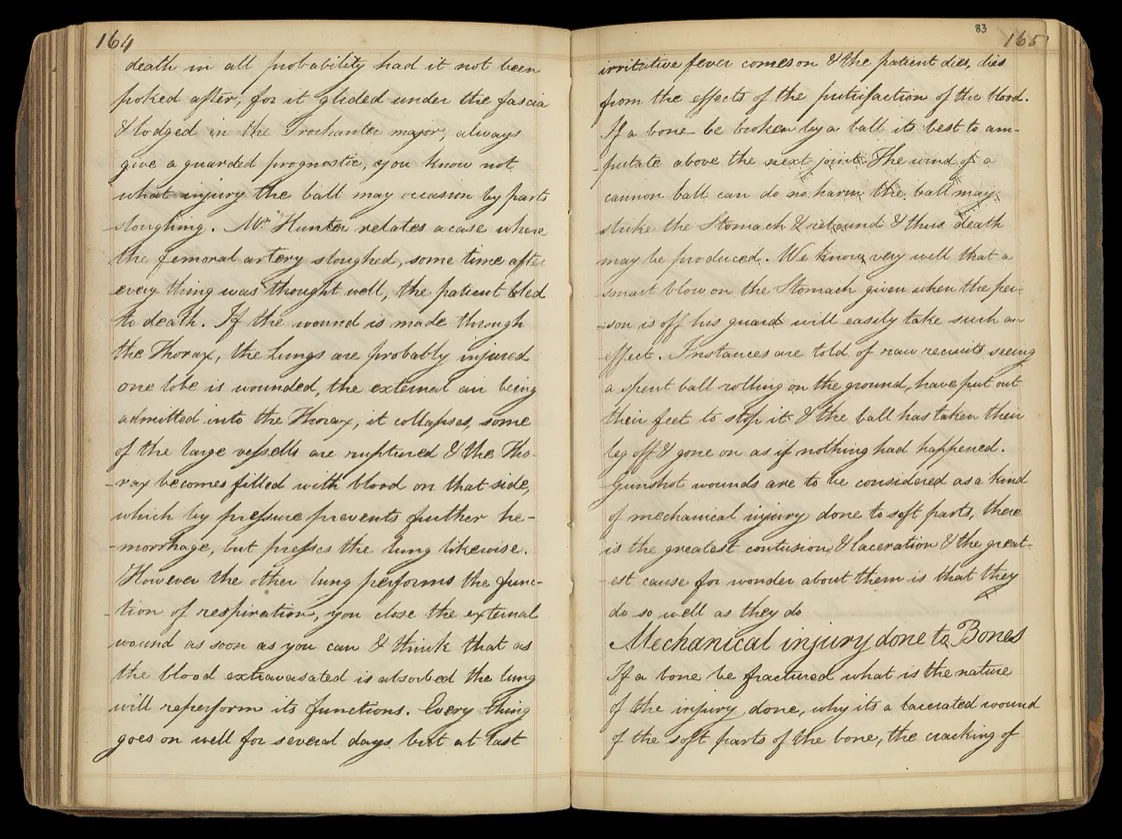 Dua halaman terbuka buku catatan kuliah bedah bertulisan tangan tahun 1815, berisi prosa tersambung tanpa poin atau kolom, dengan satu subjudul bergaris bawah di tengah halaman kanan