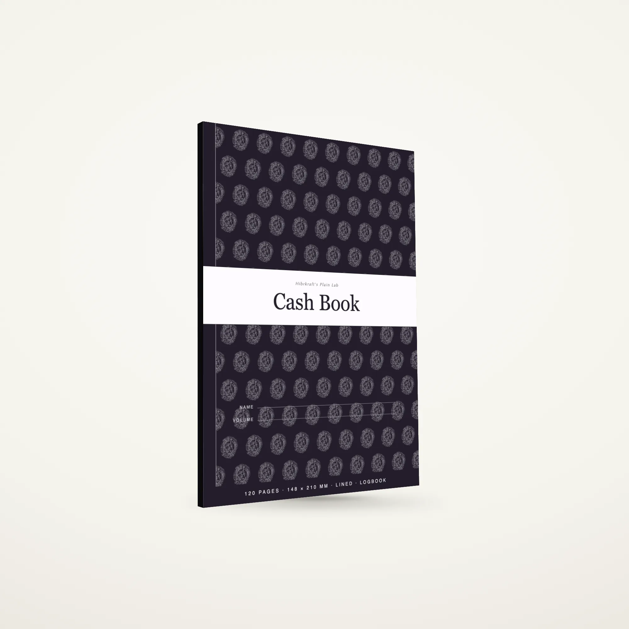Cash Book A5 berdiri tertutup di atas meja, sampul membawa motif buku besar, tebal kira-kira tujuh milimeter.